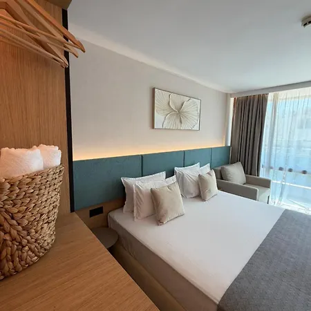 Elia Mare - Free Access Hotell 4*